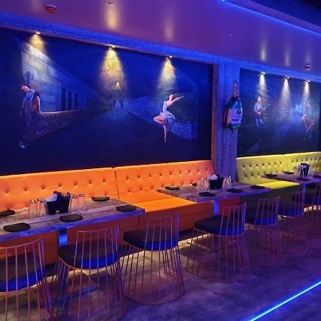 Virat Ambe Sports Club Hotel Ulhasznagar Kültér fotó