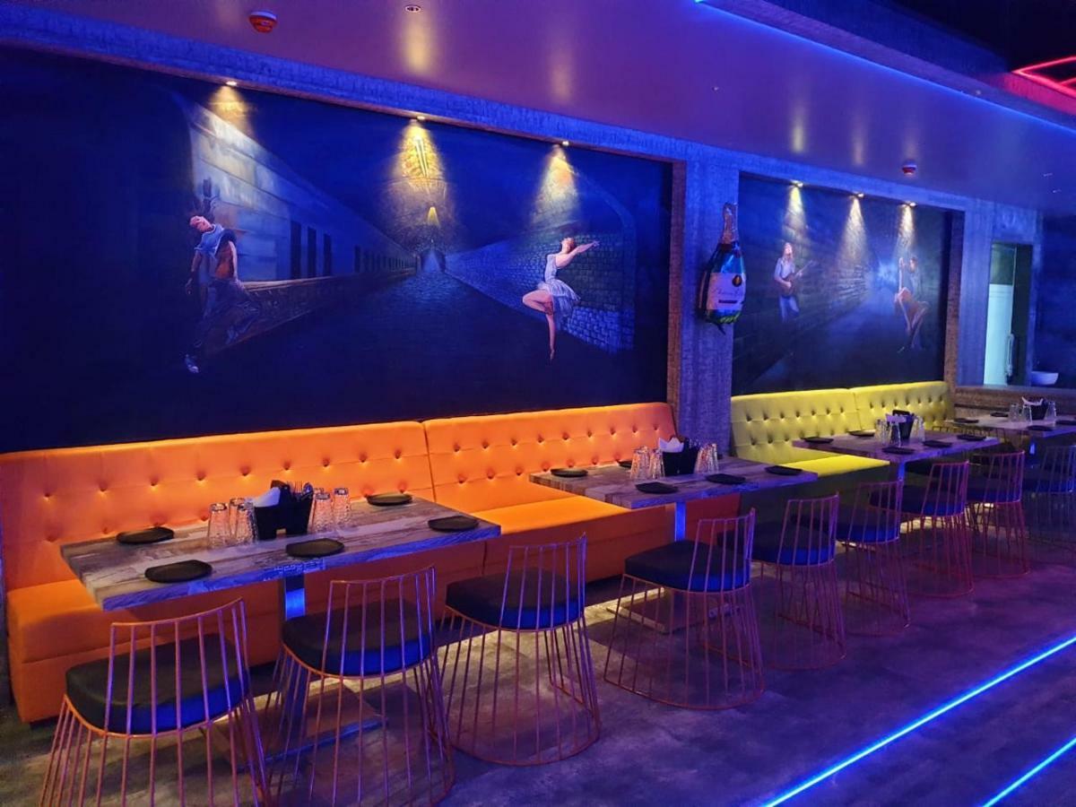 Virat Ambe Sports Club Hotel Ulhasznagar Kültér fotó