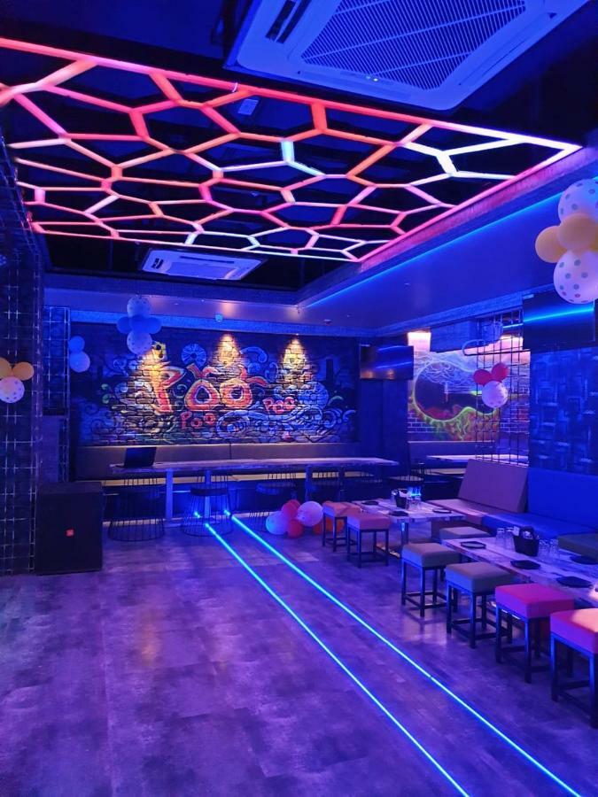 Virat Ambe Sports Club Hotel Ulhasznagar Kültér fotó