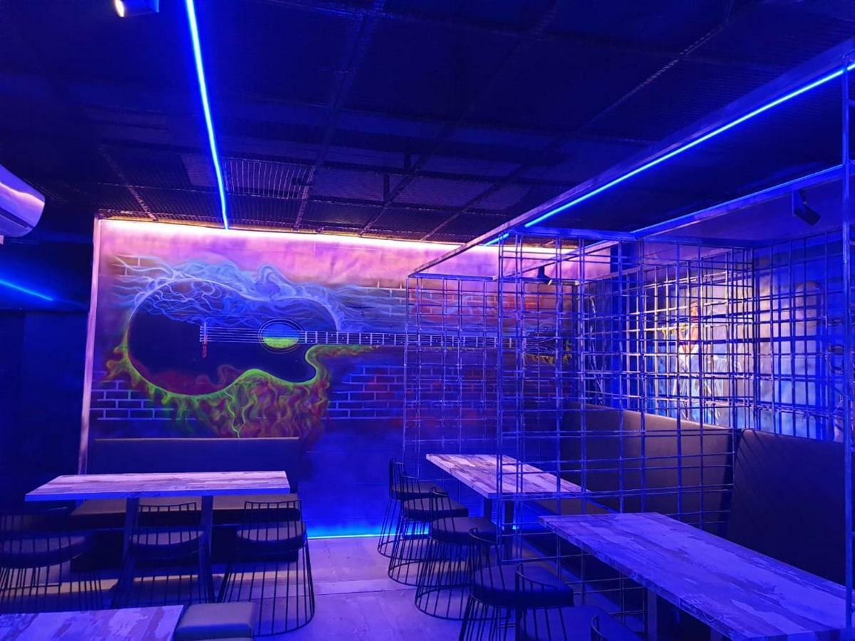 Virat Ambe Sports Club Hotel Ulhasznagar Kültér fotó